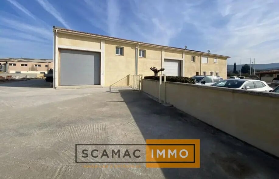 Local d’activités dans Rognac à louer - Photo de l’immeuble – Image 3 sur 4