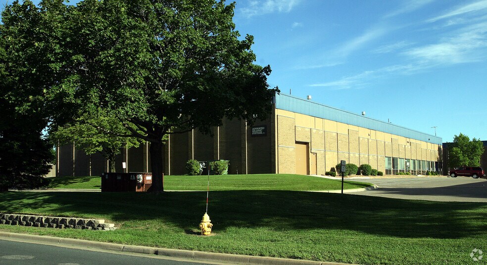 13125 Industrial Park Blvd, Plymouth, MN à louer - Photo de l’immeuble – Image 2 sur 5