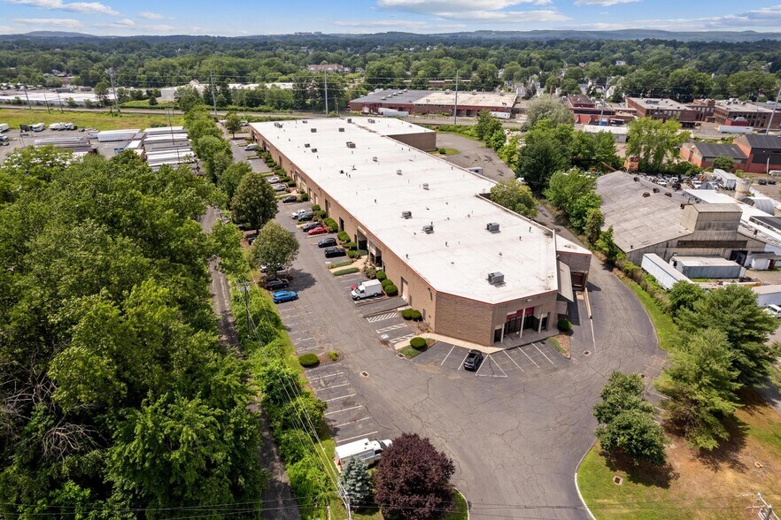 141 South St, West Hartford, CT à louer - Photo de l’immeuble – Image 1 sur 4