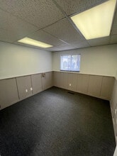 813 E Michigan Ave, Ypsilanti, MI à louer Photo intérieure– Image 2 sur 4