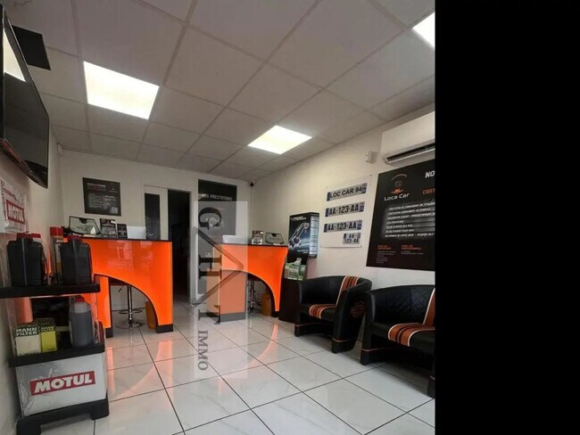 Plus de détails pour Local commercial à louer