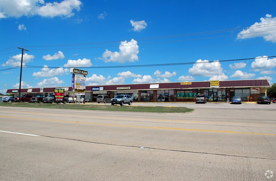 800 N Crowley Rd, Crowley, TX à vendre - Photo de l’immeuble – Image 2 sur 15