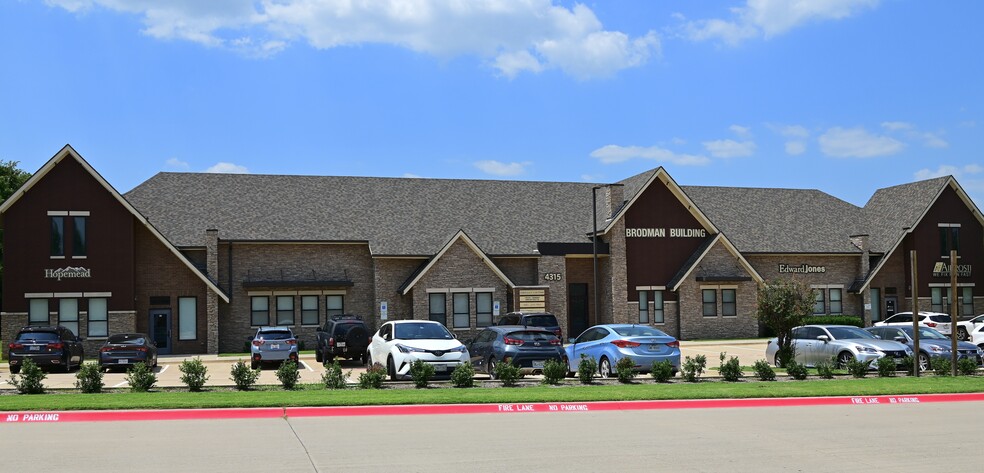 4315 Windsor Centre Trl, Flower Mound, TX à louer - Photo de l’immeuble – Image 1 sur 4