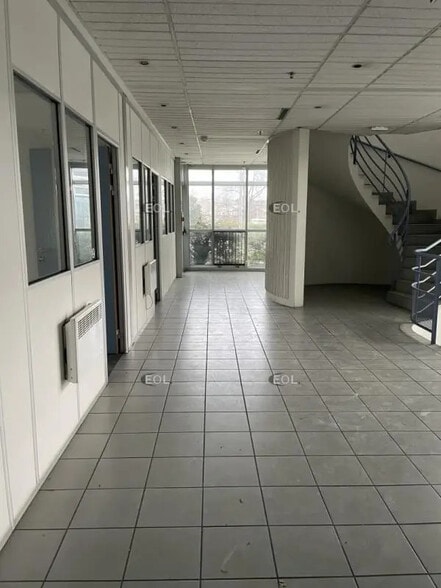 Industriel/Logistique dans Gennevilliers à louer - Photo de l’immeuble – Image 3 sur 4