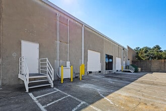 2111 Braker Ln, Austin, TX à louer Photo intérieure– Image 2 sur 27