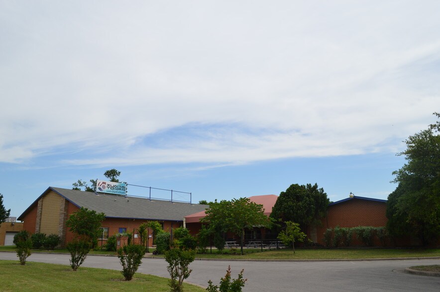 301 W Anderson Ln, Austin, TX à vendre - Autre – Image 1 sur 18