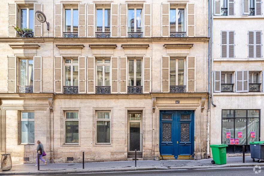 47 Rue Blanche, Paris à louer - Photo de l’immeuble – Image 3 sur 10