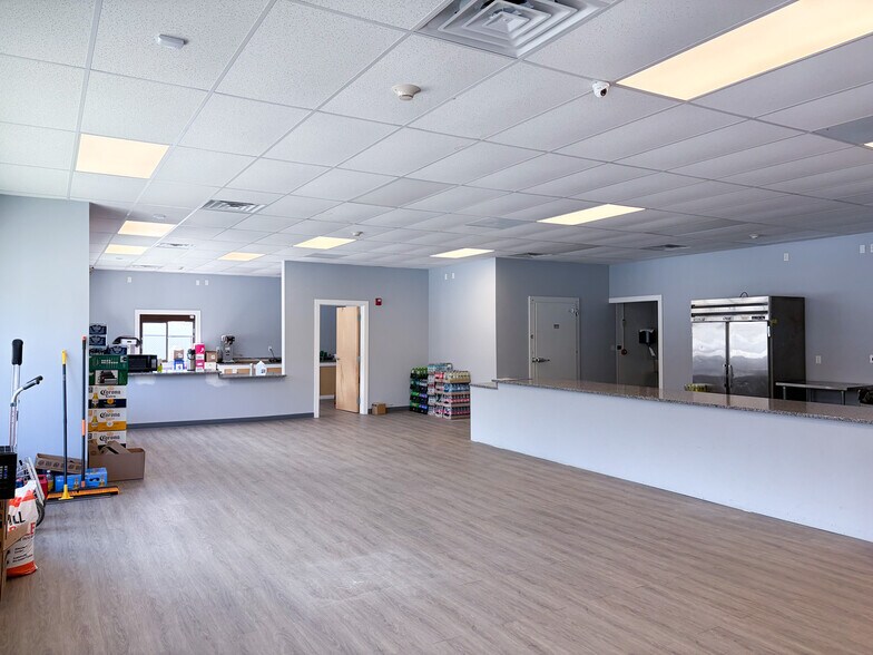4 Commerce Way, Milton, NH à louer - Photo de l’immeuble – Image 2 sur 15