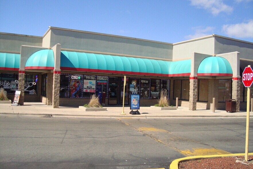 4600-4648 W Diversey Ave, Chicago, IL à louer - Photo de l’immeuble – Image 3 sur 4