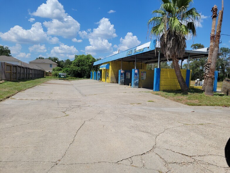 5031 Treaschwig Rd, Spring, TX à vendre - Photo de l’immeuble – Image 2 sur 9