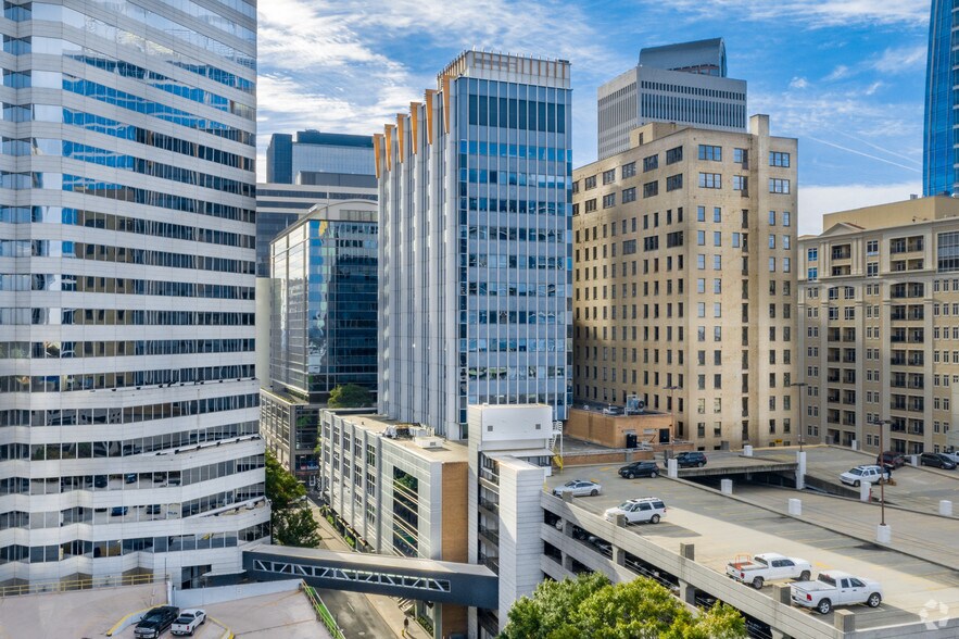 200 S Tryon St, Charlotte, NC à louer - Photo de l’immeuble – Image 1 sur 21