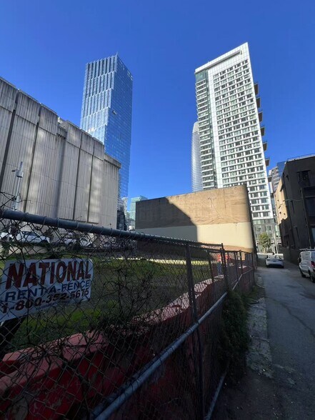 325 Fremont St, San Francisco, CA à vendre - Photo de l’immeuble – Image 2 sur 6