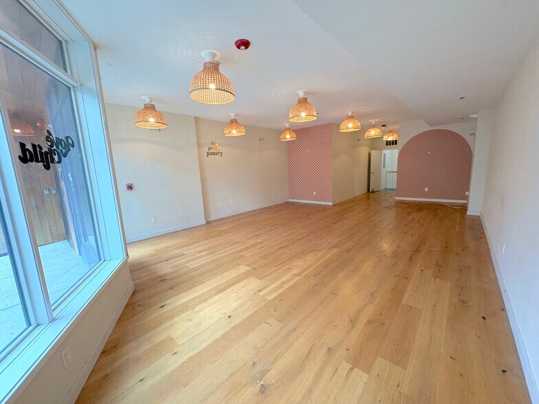 362 W Broadway, South Boston, MA à vendre - Photo intérieure – Image 2 sur 33