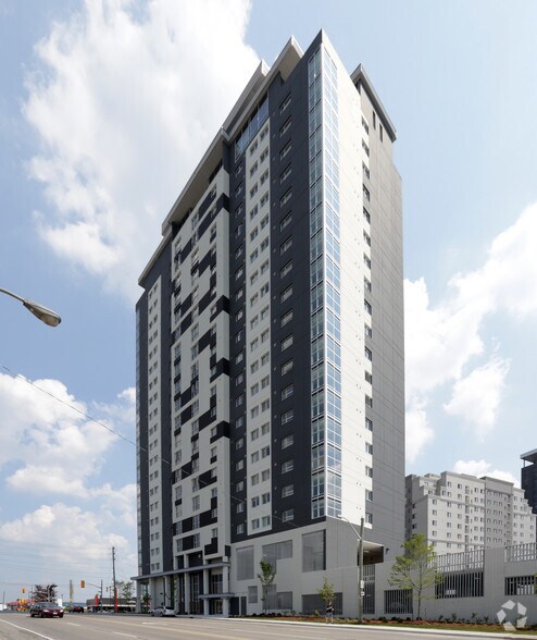 1 Columbia St W, Waterloo, ON à louer - Photo de l’immeuble – Image 3 sur 4