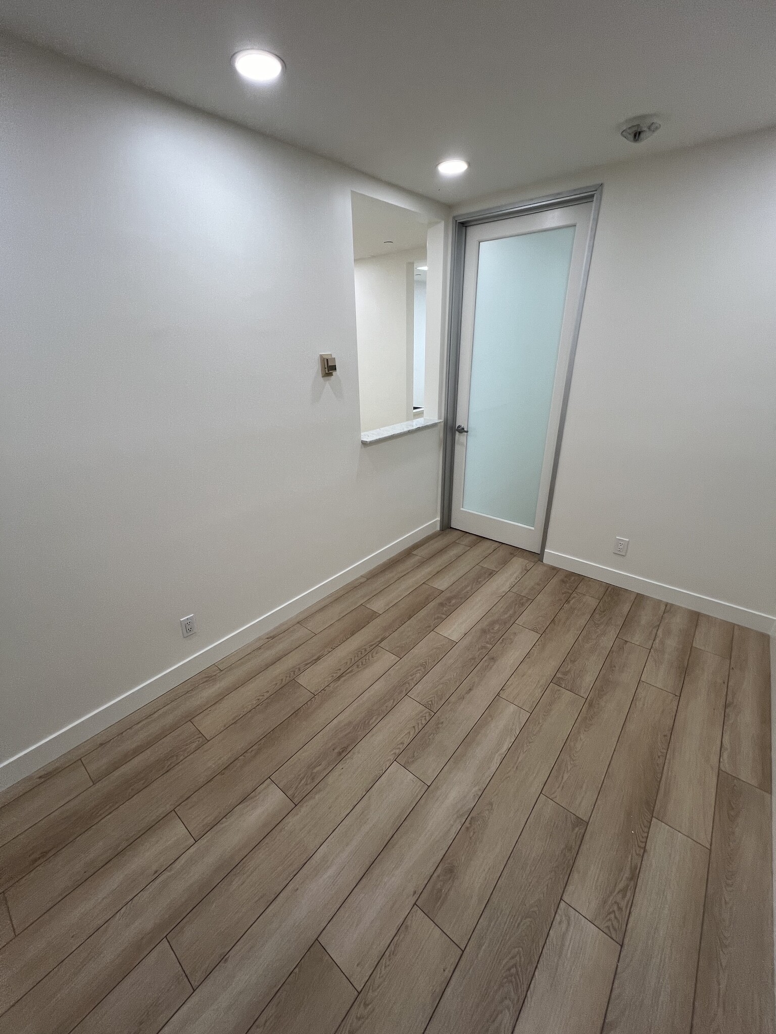 462 N Linden Dr, Beverly Hills, CA à louer Hall d’entrée– Image 1 sur 6