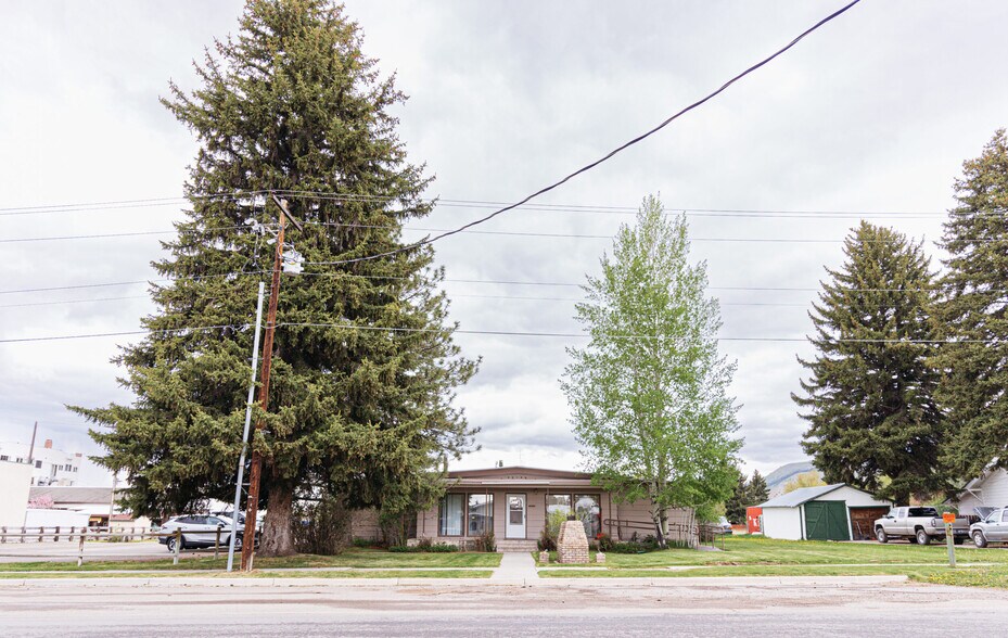 47 E 4th Ave, Afton, WY à vendre - Photo de l’immeuble – Image 2 sur 4