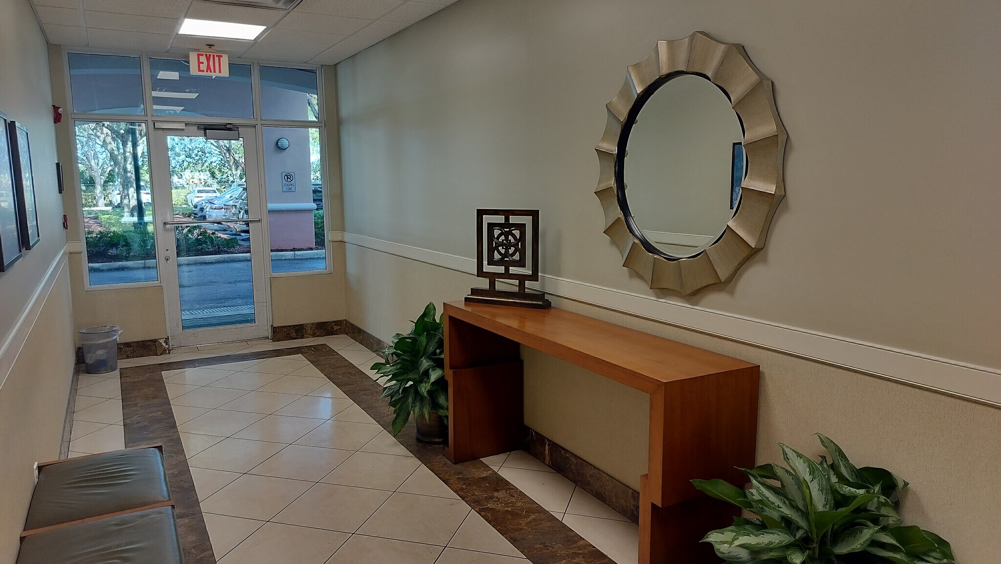 5803 NW 151st St, Miami Lakes, FL à louer Photo intérieure– Image 1 sur 20