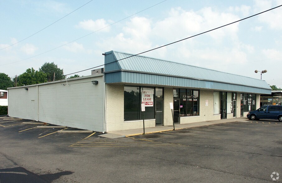 8009 Hamilton Ave, Cincinnati, OH à vendre - Photo de l’immeuble – Image 2 sur 3