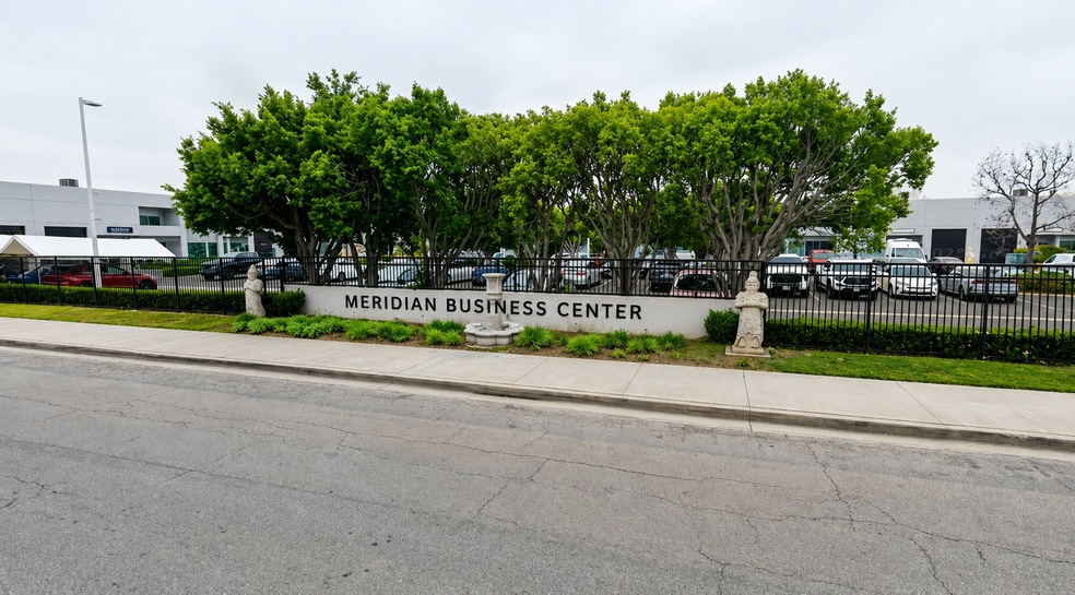 951-983 Meridian Ave, Alhambra, CA à louer - Photo de l’immeuble – Image 2 sur 4