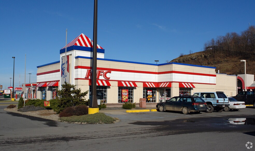 Emily Dr, Clarksburg, WV à louer - Photo de l’immeuble – Image 2 sur 3