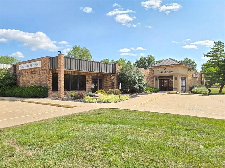 705 Baptiste Dr, Paola, KS à vendre - Photo de l’immeuble – Image 3 sur 52