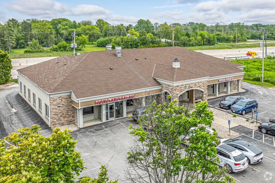 10040-10046 N Port Washington Rd, Mequon, WI à vendre - Photo de l’immeuble – Image 3 sur 21