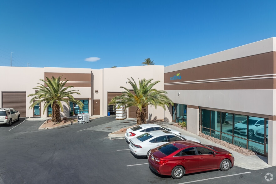 4780 W Harmon Ave, Las Vegas, NV à louer - Photo principale – Image 2 sur 6
