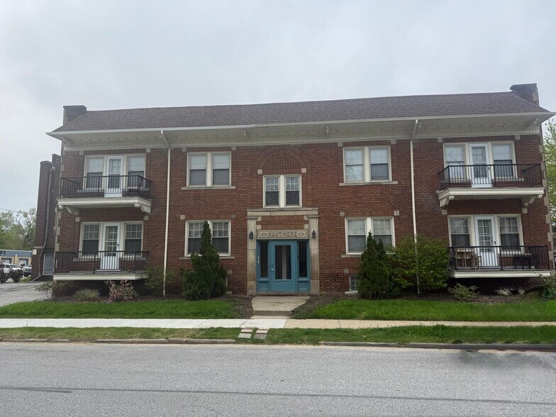 15510 Huntmere Ave, Cleveland, OH à vendre - Photo de l’immeuble – Image 2 sur 3