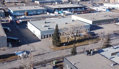 6403 Burbank Rd SE, Calgary, AB à louer Photo de l’immeuble– Image 1 sur 2