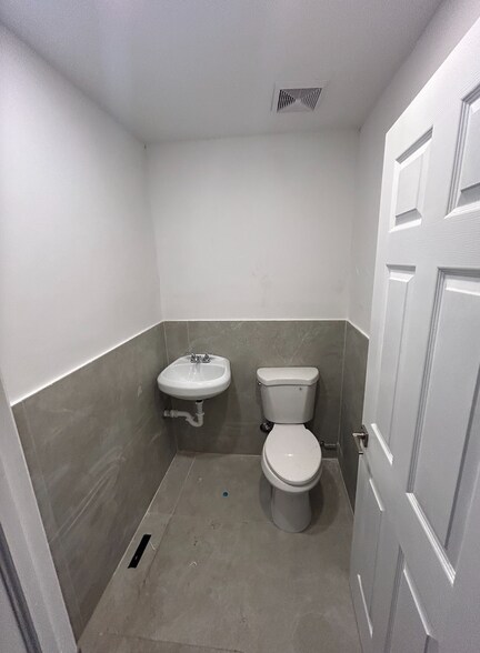 1825-1839 NW 21st St, Miami, FL à louer - Photo de l’immeuble – Image 3 sur 9