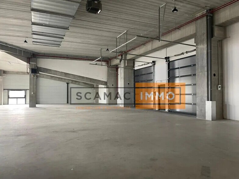 32 Rue De Seine, 92700 Colombes, Colombes à louer - Photo de l’immeuble – Image 3 sur 10