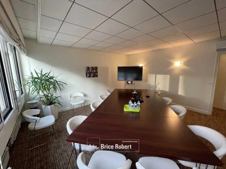 Bureau dans Lyon à vendre - Photo de l’immeuble – Image 3 sur 11