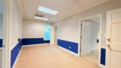 8409 Dunwoody Pl, Sandy Springs, GA à louer Photo intérieure– Image 1 sur 6