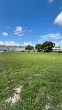 NW 138th St, Hialeah, FL à louer - Vidéo sur l’annonce professionnelle – Image 2 sur 5