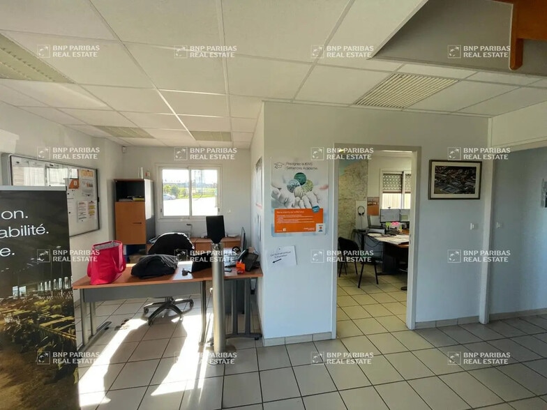 Local d'activités dans Corps-Nuds à vendre - Photo intérieure – Image 3 sur 9