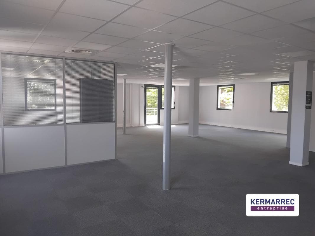Bureau dans Chartres-de-Bretagne à vendre Photo intérieure– Image 1 sur 5