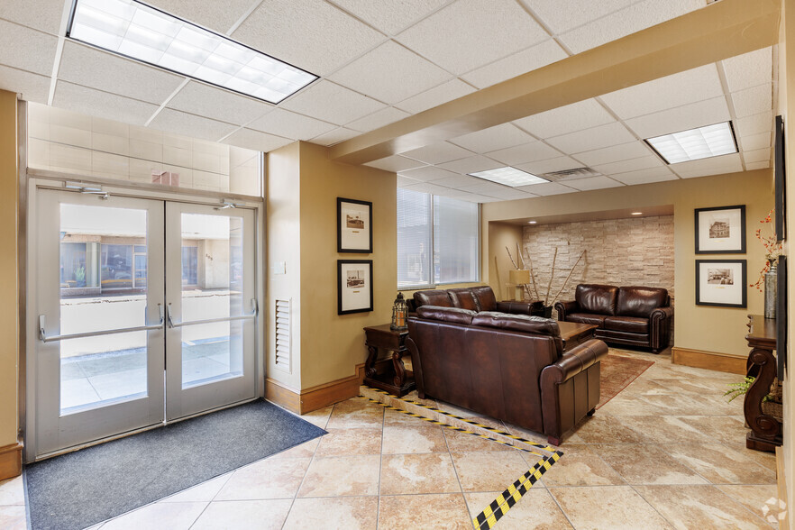 200 N Travis St, Sherman, TX à louer - Hall d’entrée – Image 3 sur 5