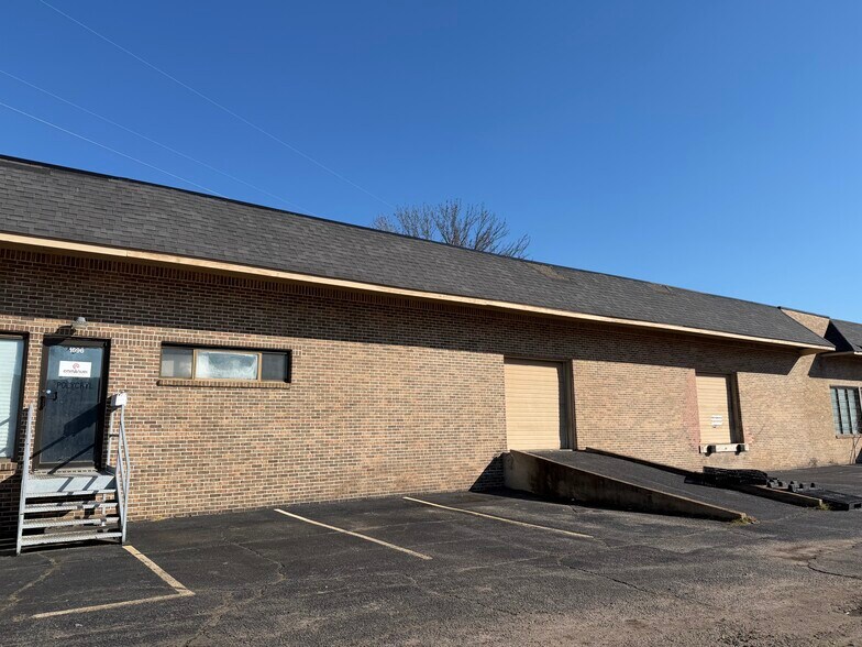 1676-1710 Barcrest Dr, Memphis, TN à louer - Photo principale – Image 1 sur 1