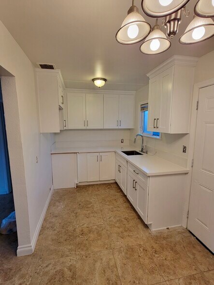 37540 Van Fleet St, Cathedral City, CA à vendre - Photo de l’immeuble – Image 2 sur 17