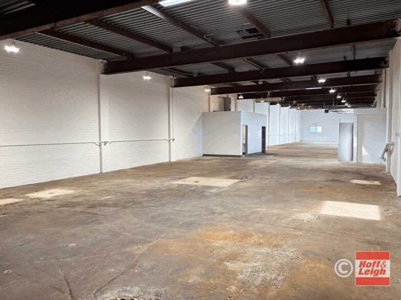 7120 Carnegie Ave, Cleveland, OH à louer - Photo de l’immeuble – Image 2 sur 9