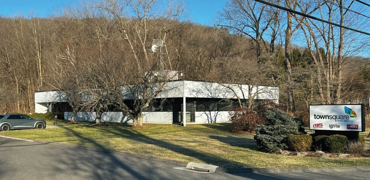 1014 Federal Rd, Brookfield, CT à vendre Photo de l’immeuble– Image 1 sur 6