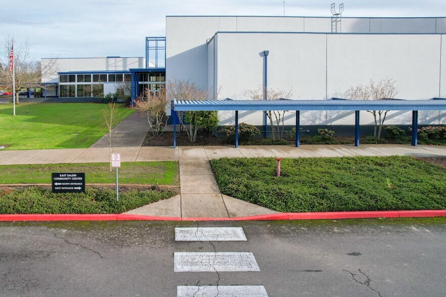 1850 45th Ave NE, Salem, OR à louer - Photo de l’immeuble – Image 3 sur 18