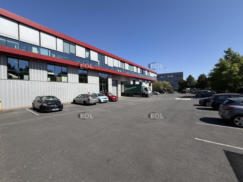Local d’activités dans Gennevilliers à louer - Photo de l’immeuble – Image 3 sur 13