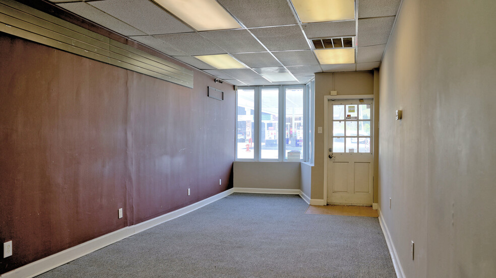 1087 E Main St, Radford, VA à vendre - Photo de l’immeuble – Image 2 sur 10
