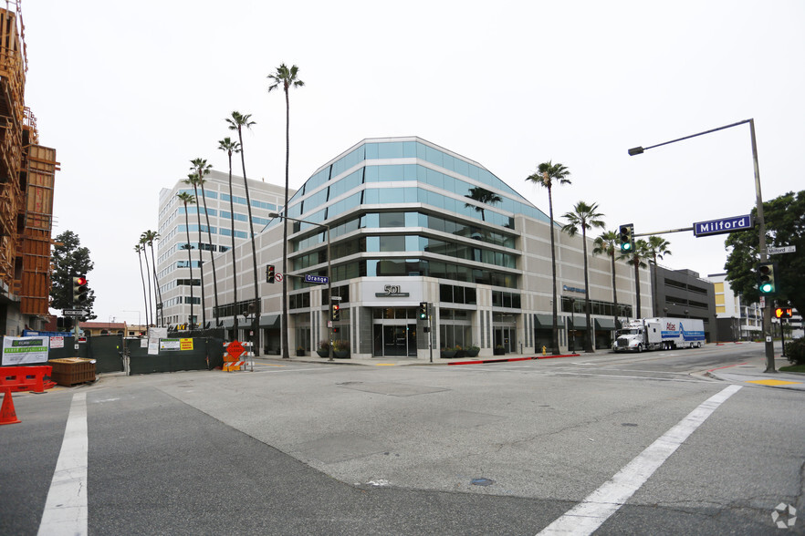 501 N Orange St, Glendale, CA à louer - Photo de l’immeuble – Image 1 sur 3