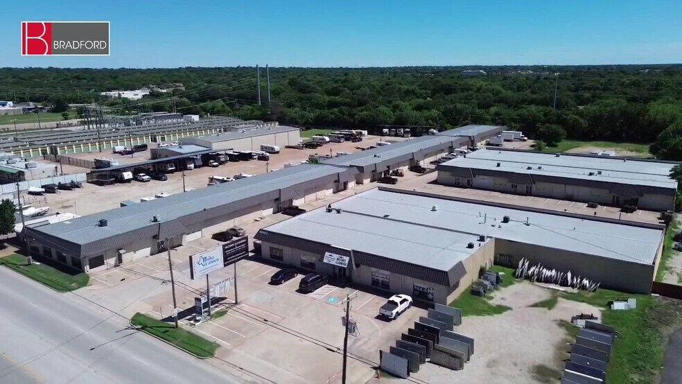 2800 W Division St, Arlington, TX à louer - Vidéo sur l’annonce professionnelle – Image 2 sur 3