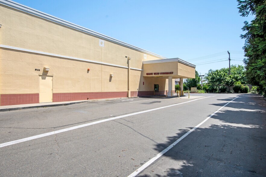 6144 Dewey Dr, Citrus Heights, CA à vendre - Photo de l’immeuble – Image 3 sur 28