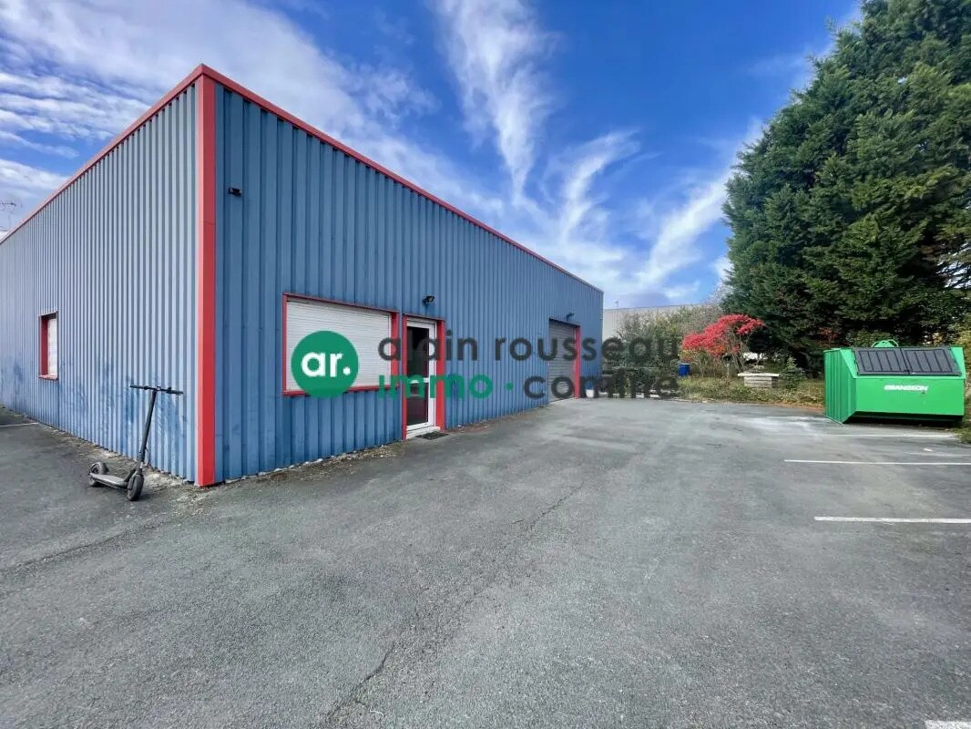 Local d’activités dans Verrières-en-Anjou à louer Photo de l’immeuble– Image 1 sur 6