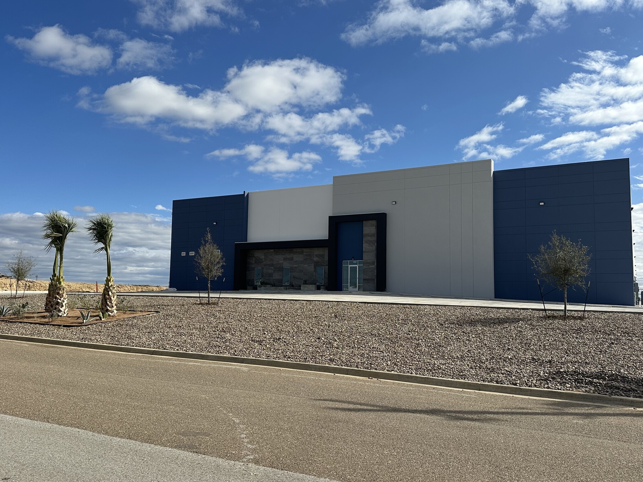 1513 Vidal Cantu rd, Laredo, TX à louer Photo de l’immeuble– Image 1 sur 6