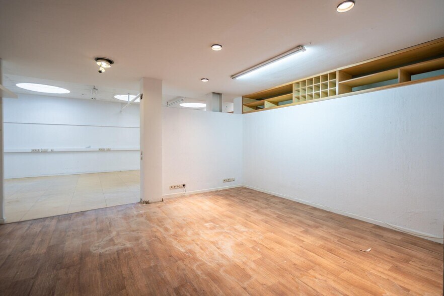 Immeuble residentiel dans Madrid, Madrid à vendre - Photo intérieure – Image 2 sur 4